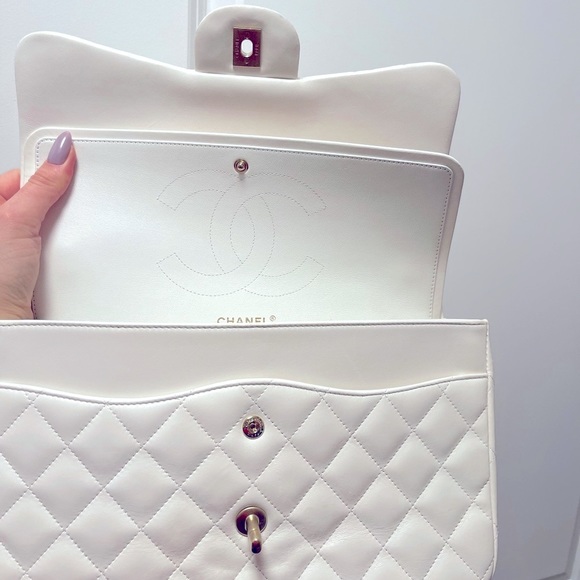 Chanel Classic Flap Bag - Picture 7 of 9